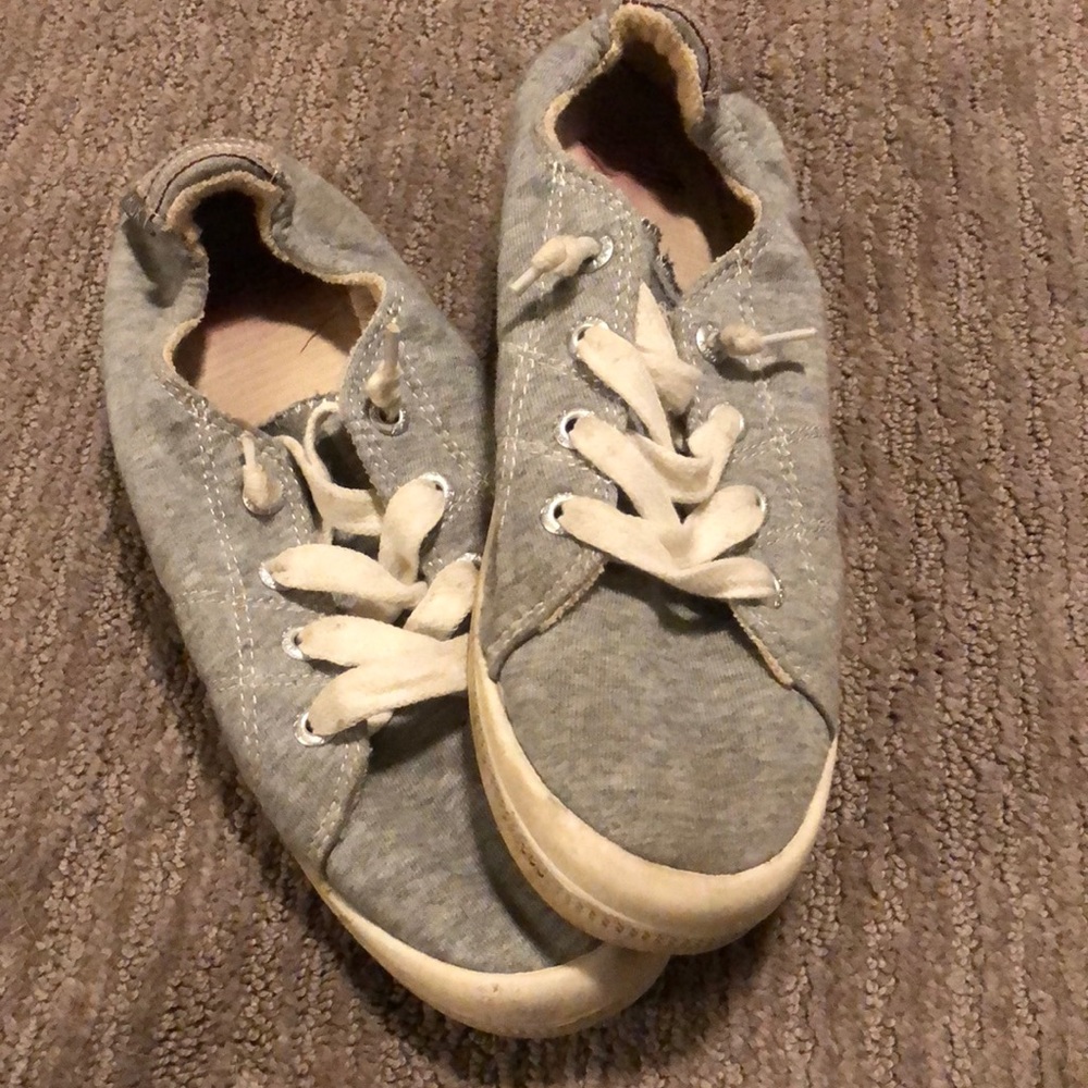 Roxy sneakers